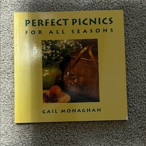 Perfect Picnics for all Seasons by Gail Monaghan